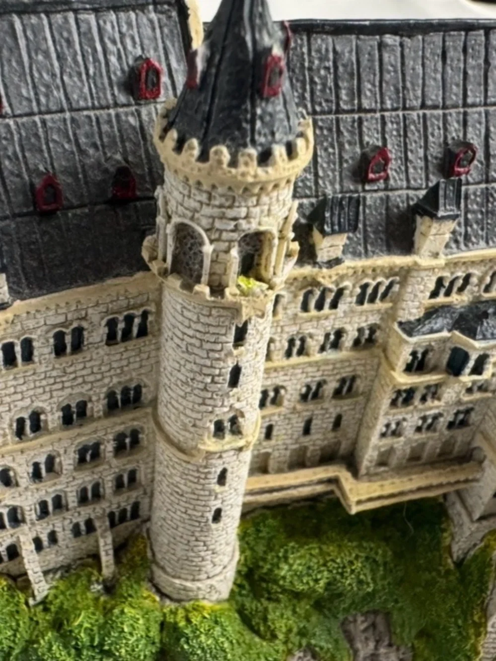 Danbury Mint Enchanted Castles of Europe Neuschwanstein Resin Sculpture 1993